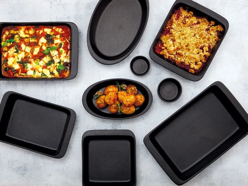 Maxwell & Williams Caviar Square Baker 29x7.5cm Black 4 Maxwell & Williams Caviar Square Baker 29x7.5cm Black - Image 2